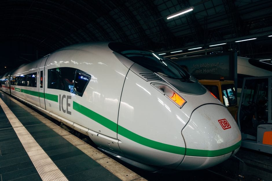 Tren o avión: cuándo el ferrocarril gana por goleada