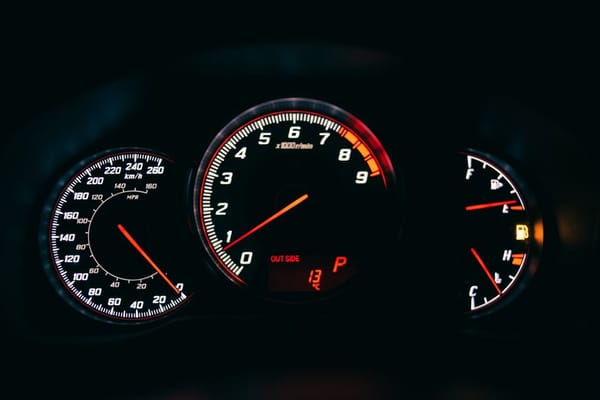 Conducción eficiente: ahorrar gasolina y emisiones con el coche que ya tienes