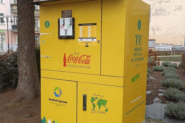 El SDDR resucita el depósito de las botellas: lo que hacía tu abuela con los cascos vuelve en noviembre