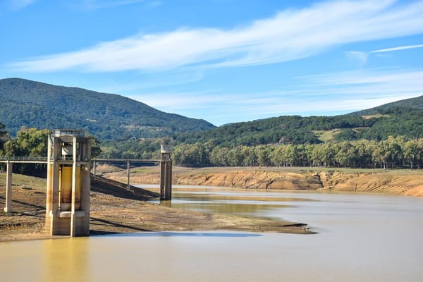 España redibuja el mapa del agua: desalación, reutilización y las nuevas tarifas que llegan a tu factura